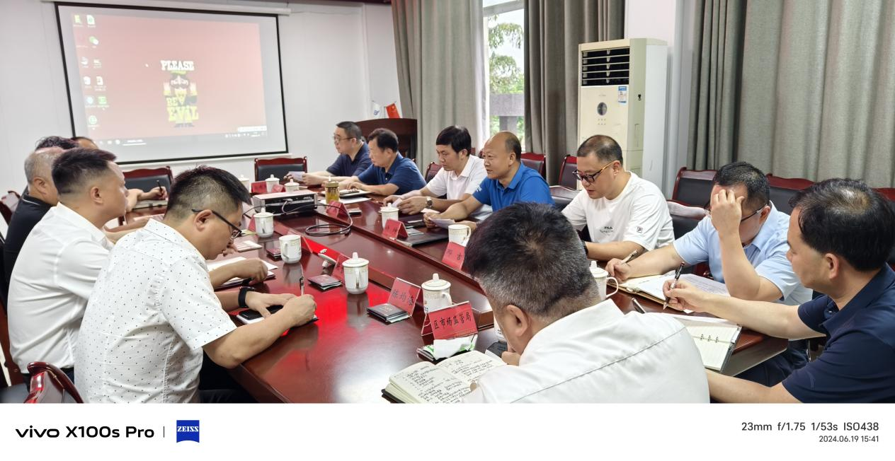 納溪區(qū)人大常委會黨組書記、主任熊杰一行蒞臨瀘州金偉醫(yī)藥有限公司考察調(diào)研